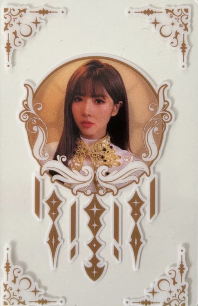 Yoohyeon Dreamcatcher photocard from Transparent Card