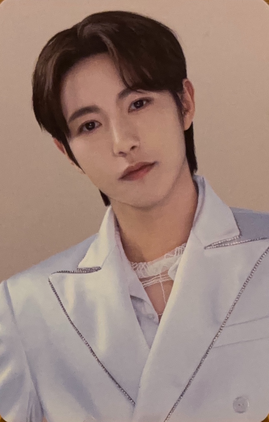 Renjun NCT photocard from White Royal ver. Set