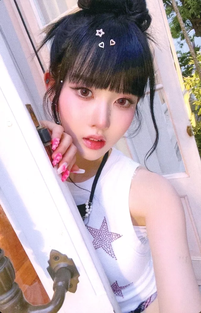 Sieun STAYC photocard from Trading Card