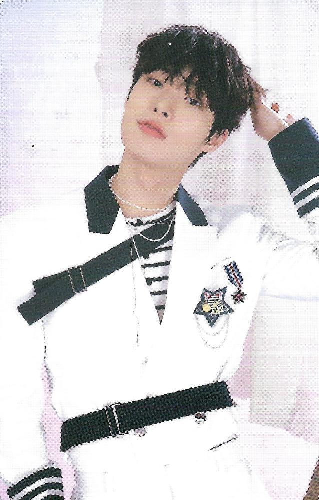 Mingi ATEEZ photocard from Random Trading Card