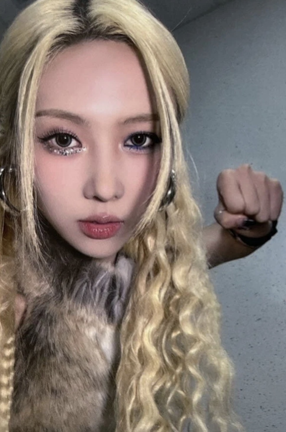 Yoohyeon Dreamcatcher photocard from Preorder Benefit