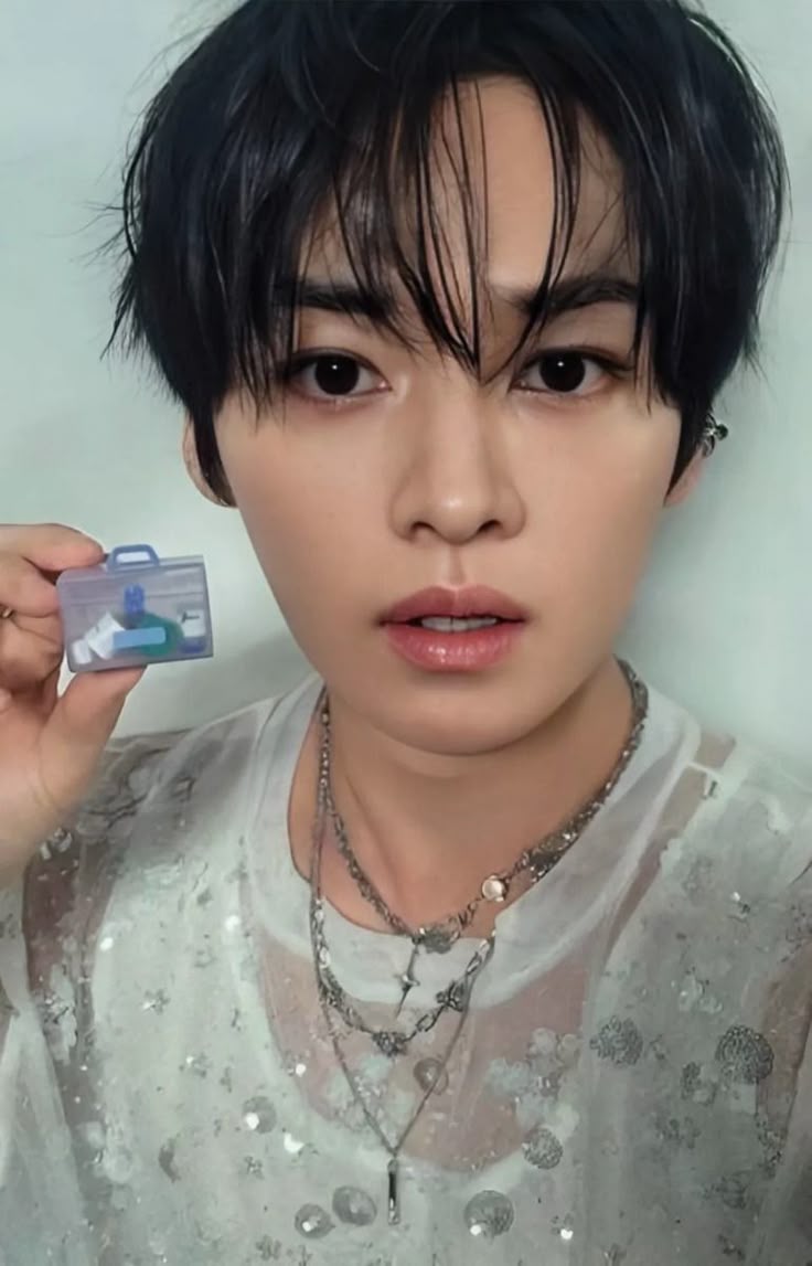 Lee Know Stray Kids photocard - GIANT Selfie Photocard