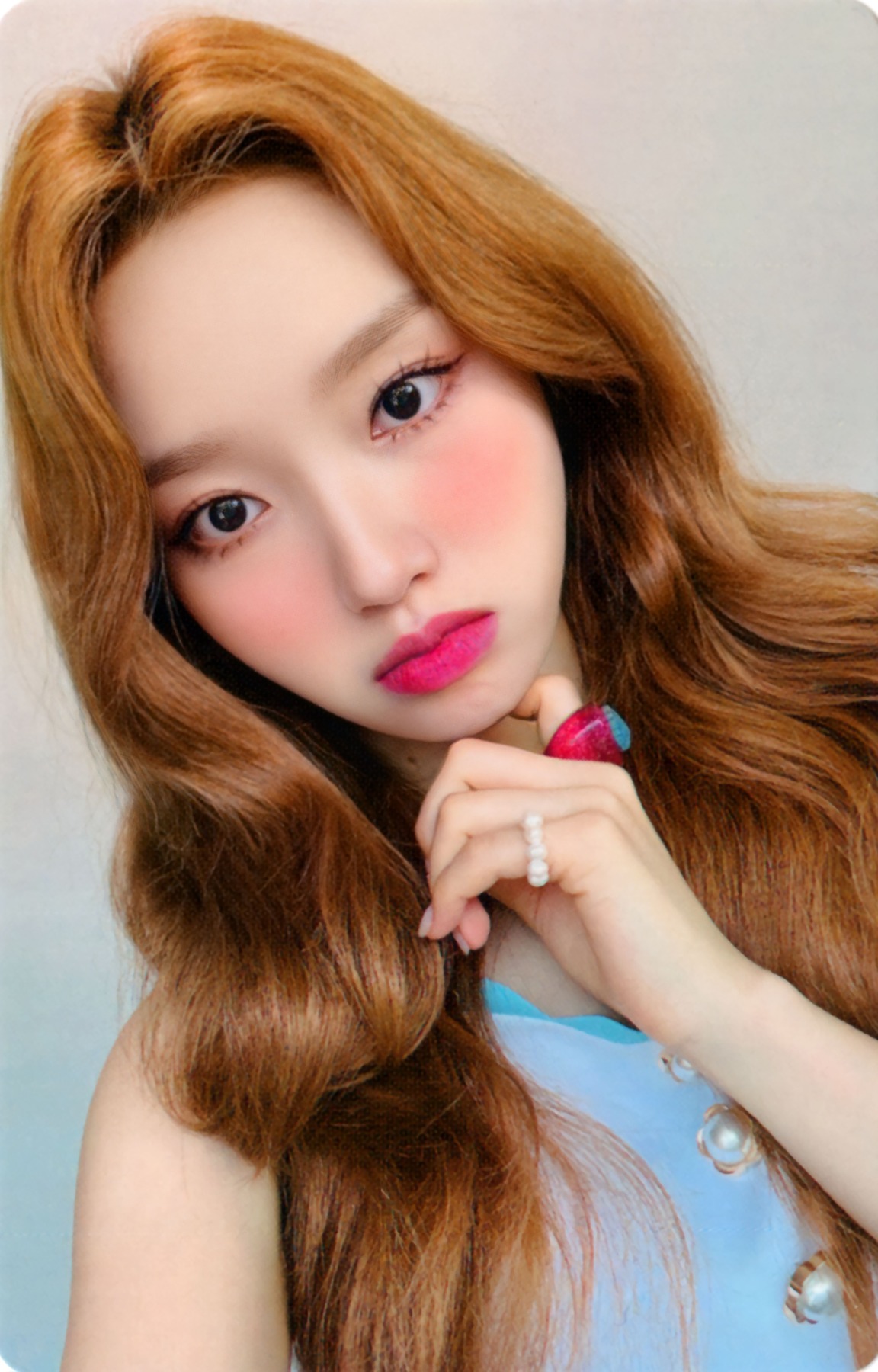 Gowon LOONA photocard from Regular ver.