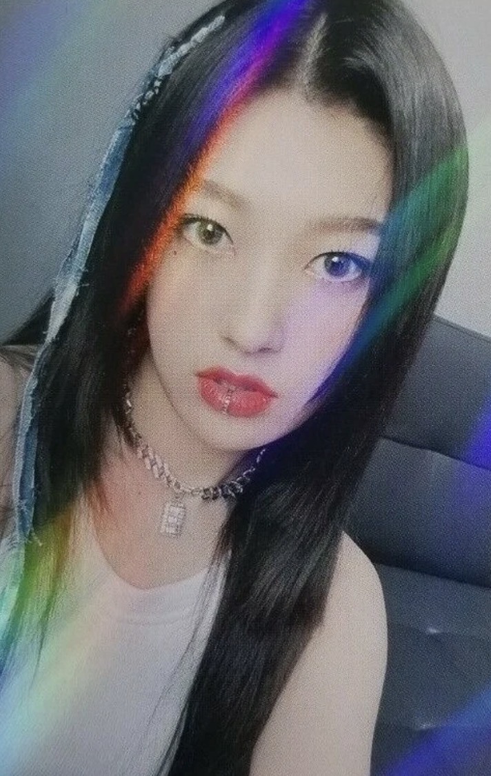 Choerry LOONA photocard from Online