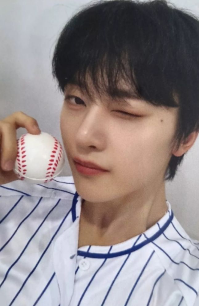 Matthew ZEROBASEONE photocard from Zerose Ver. - Preorder