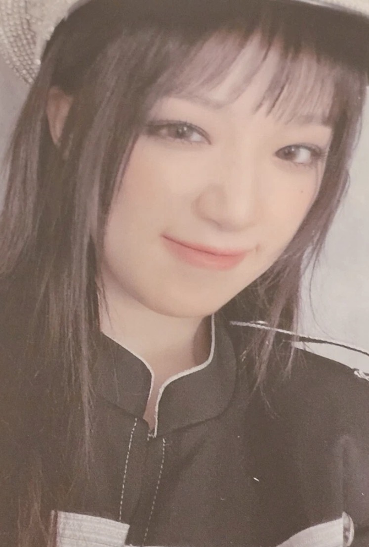 Shuhua I-DLE photocard from Photocard