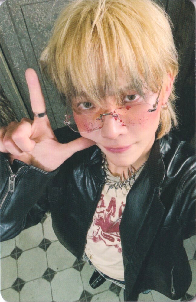 Weverse 1.0 Preorder Benefit