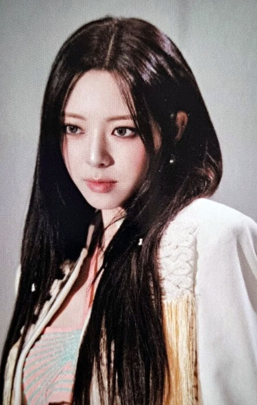 Makestar Pop-Up Random Trading Card