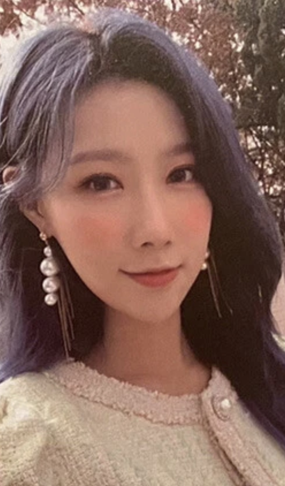 Handong Dreamcatcher photocard from Preorder Benefit