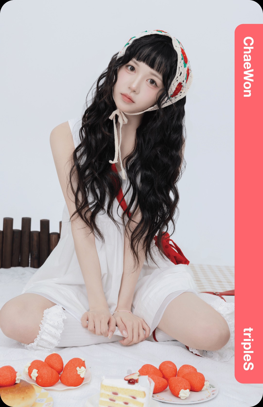 Chaewon tripleS photocard from Showcase Objekt Pack