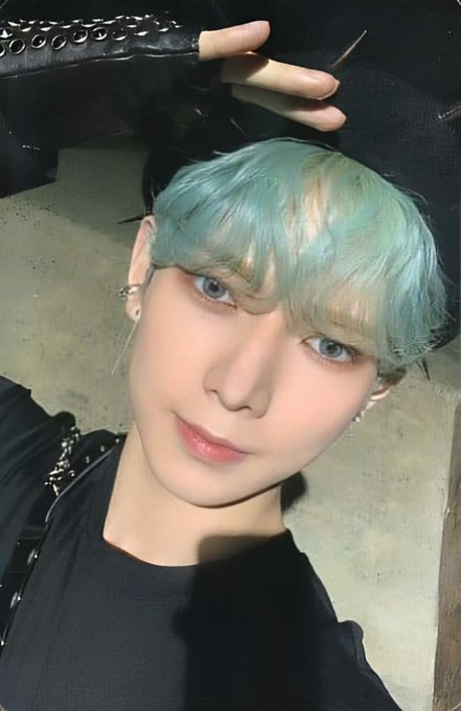 Yeosang ATEEZ photocard - THE WORLD EP.1:
MOVEMENT