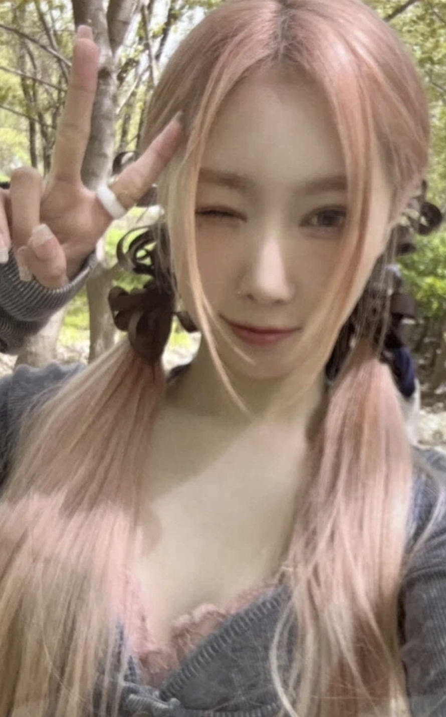 Handong Dreamcatcher photocard from Photocards