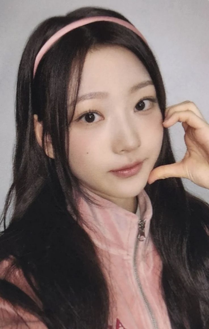 Stella Hearts2Hearts photocard from Preorder