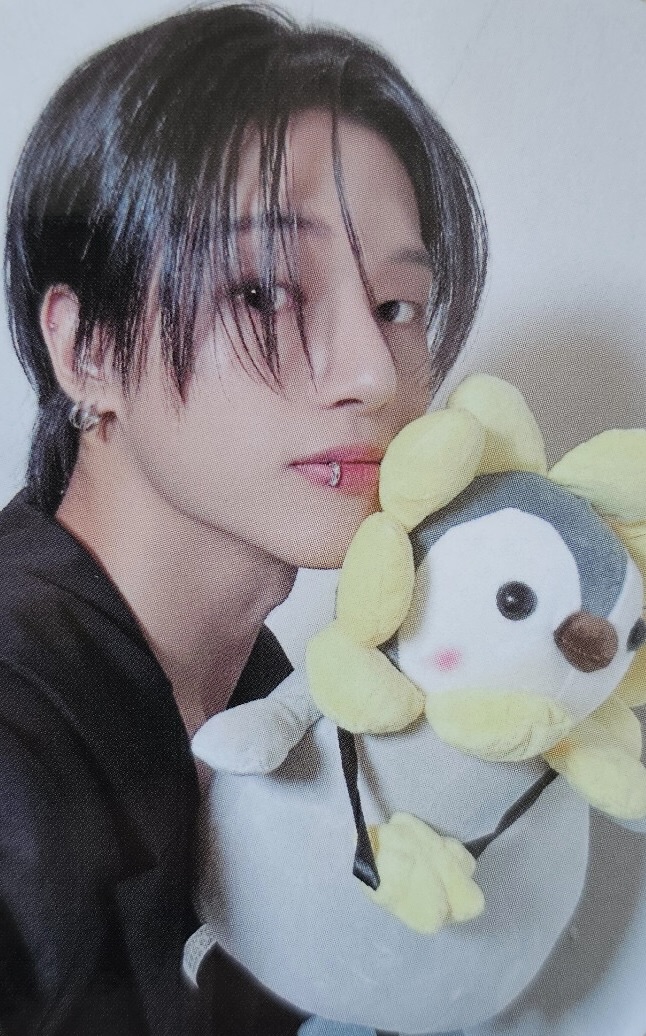 Wooyoung ATEEZ photocard - GOLDEN HOUR:
Part.2 Offline