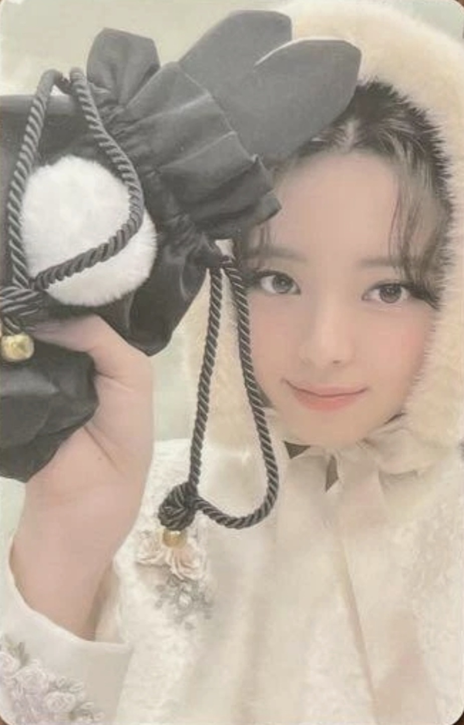 Yuna ITZY photocard from Benefit