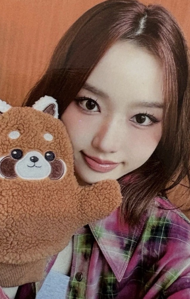 Gowon Loossemble photocard from Preorder