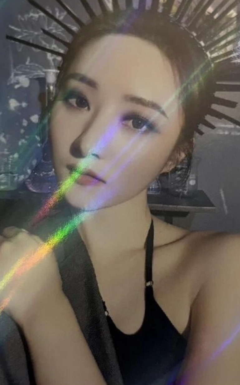 Makestar 1.0 Holo Preorder Benefit