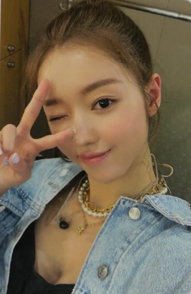 Yooa OH MY GIRL photocard from Benefit