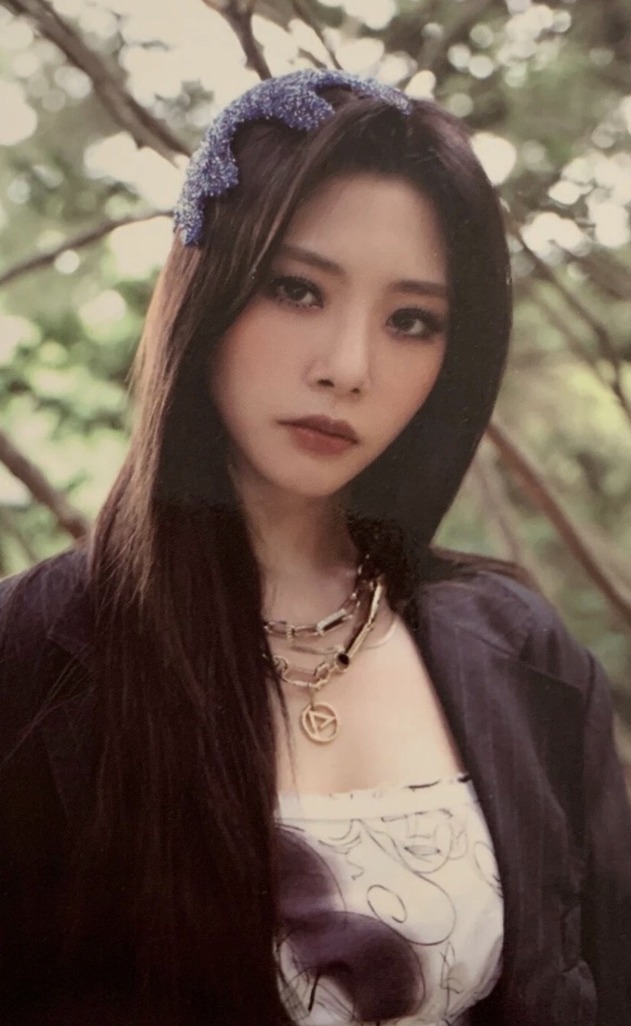JiU Dreamcatcher photocard from Photocard