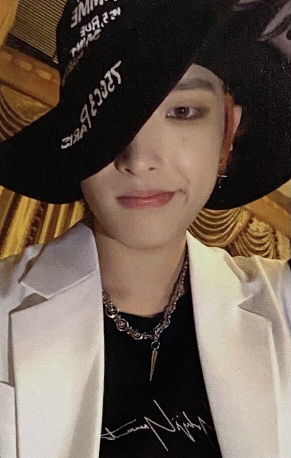 Mingi ATEEZ photocard from Torn set