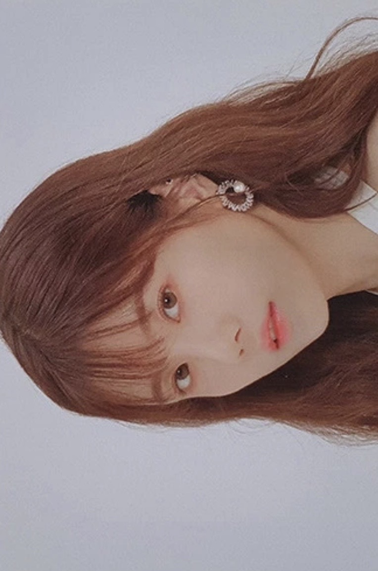 Eunbi IZ*ONE photocard from Mini Card