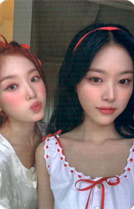  Loossemble photocard from Unit Photocard