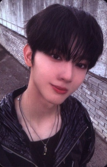 Seungeon EVNNE photocard from Photocard