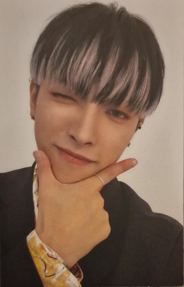 Hongjoong ATEEZ photocard - ZERO:
FEVER EPILOGUE