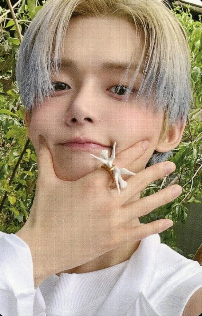 Yeonjun TXT photocard - Starkissed Photocard