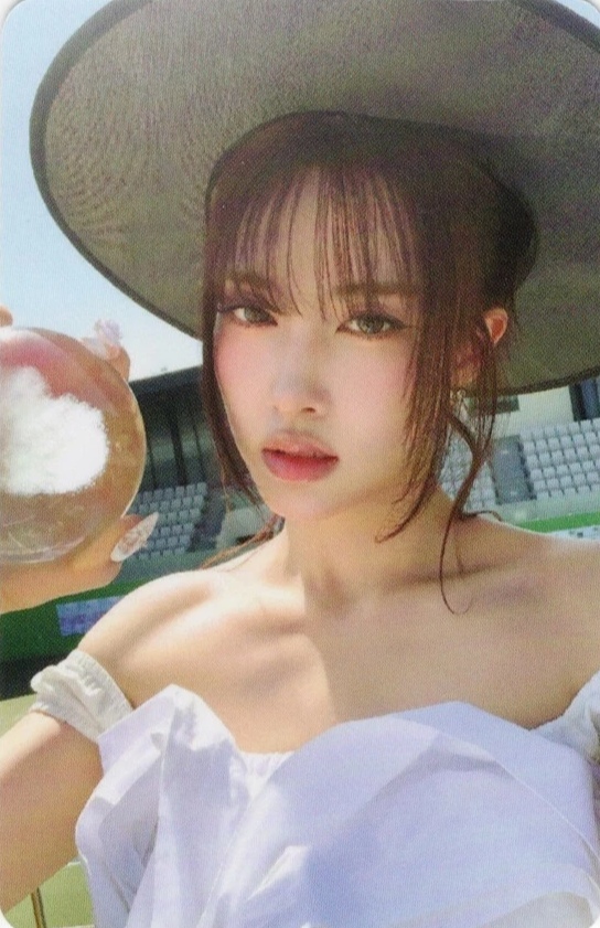 Yoon STAYC photocard from Online