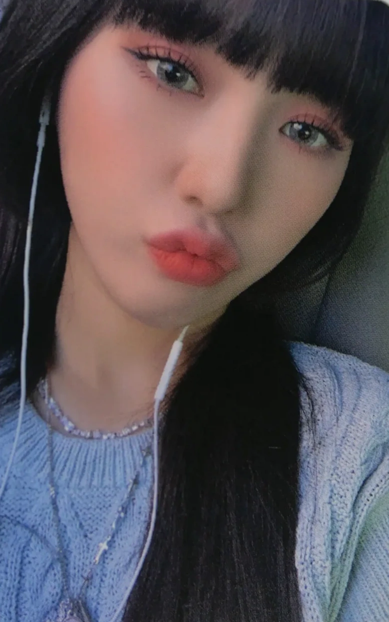 Mimi OH MY GIRL photocard from Benefit