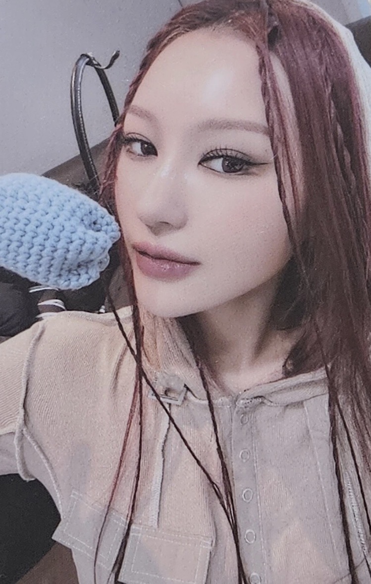 Siyeon Dreamcatcher photocard from Lucky Draw Benefit
