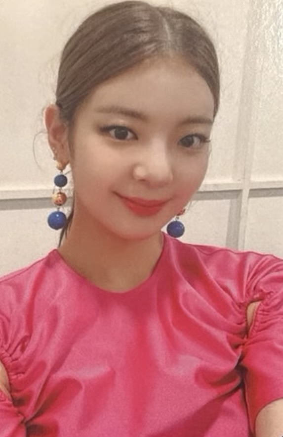 LIA ITZY photocard from Online