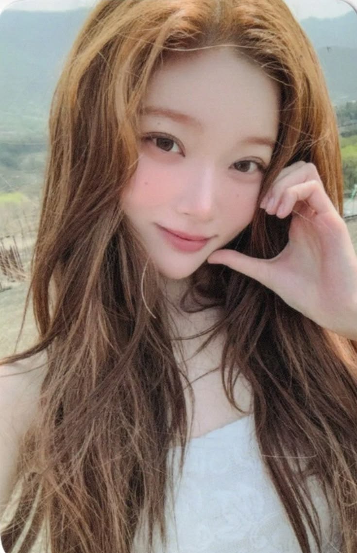 Tsuki Billlie photocard from Preorder