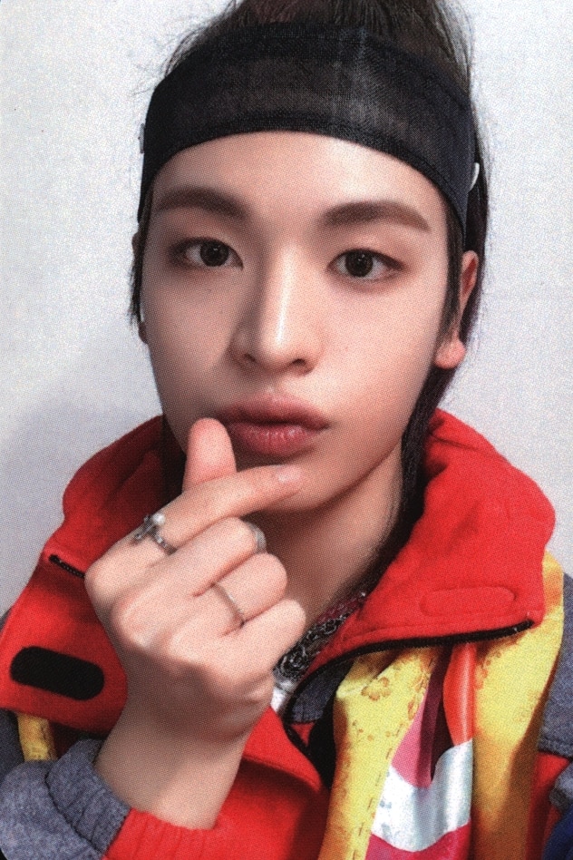 Yechan xikers photocard from Offline