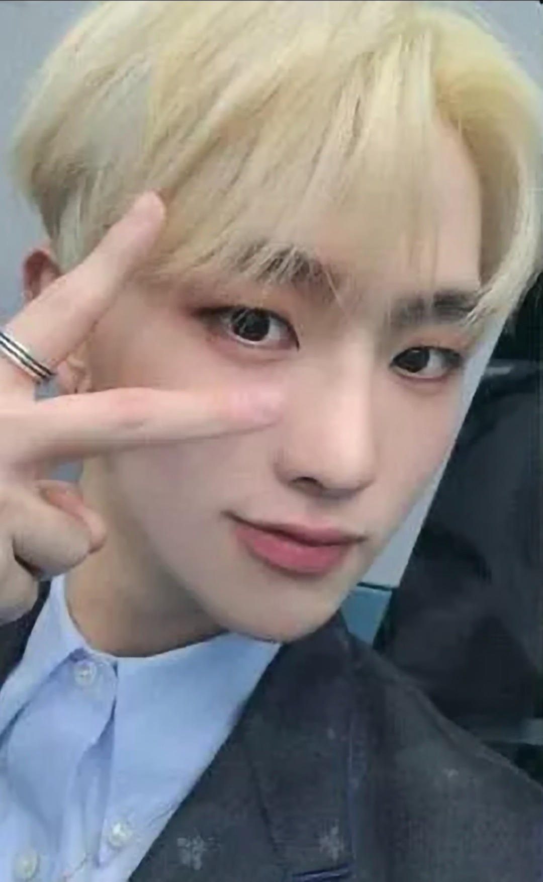 Leehyeop DRIPPIN photocard from Photocard