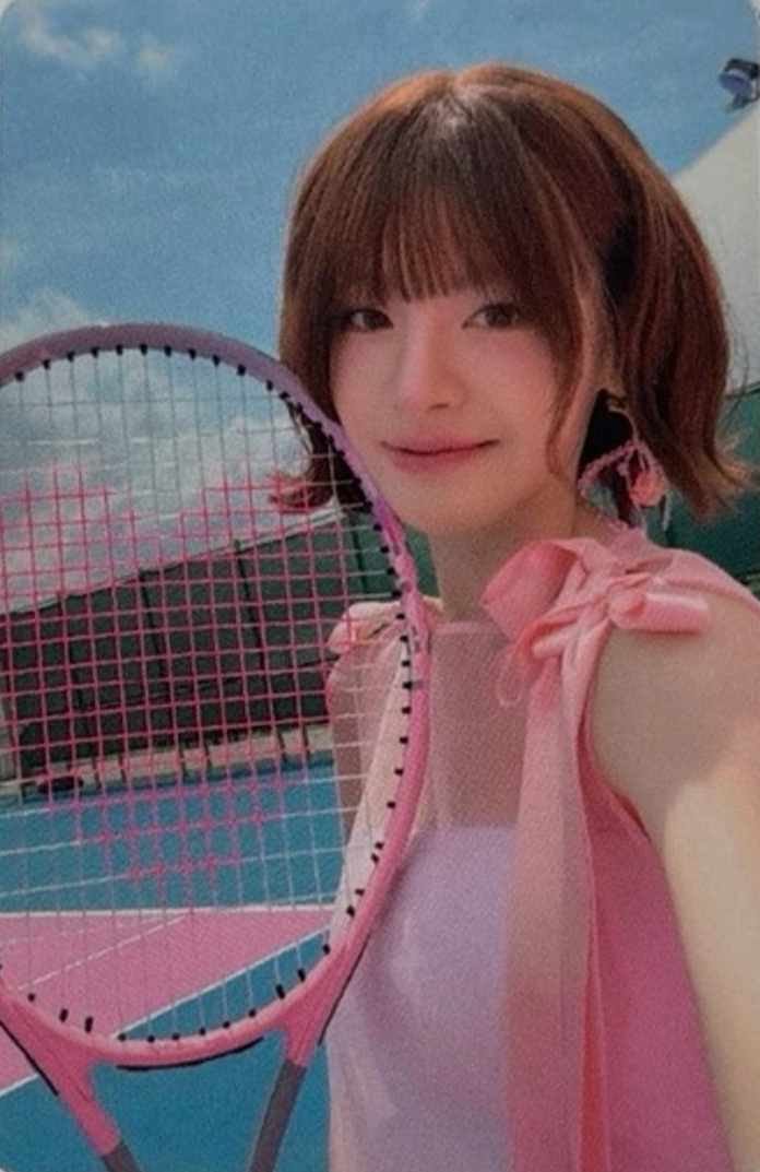 Seeun STAYC photocard from Benefit