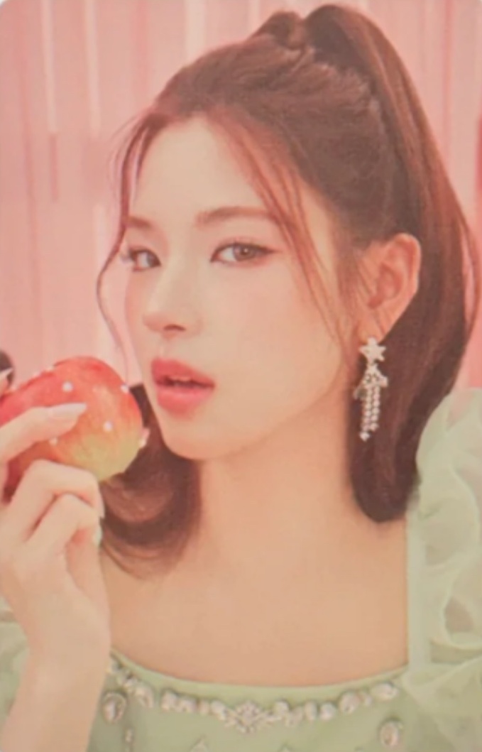 2025 1st Fan-Con: 'Not Just Pretty' Trading Card