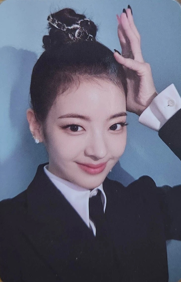 LIA ITZY photocard - Cheshire Photocard