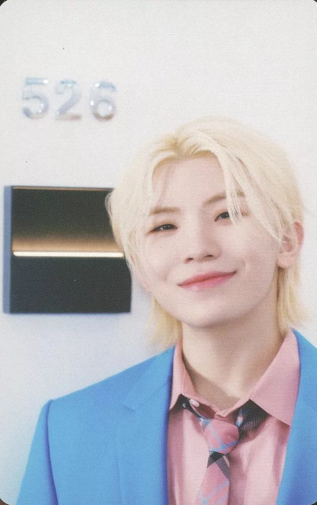 Woozi SEVENTEEN photocard - SPILL THE FEELS Booklet (Random Member set)