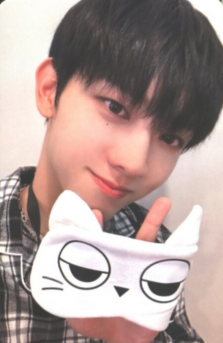 Seungeon EVNNE photocard from Online
