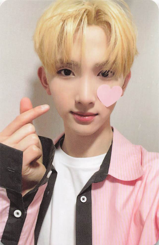 Seeun xikers photocard from Offline