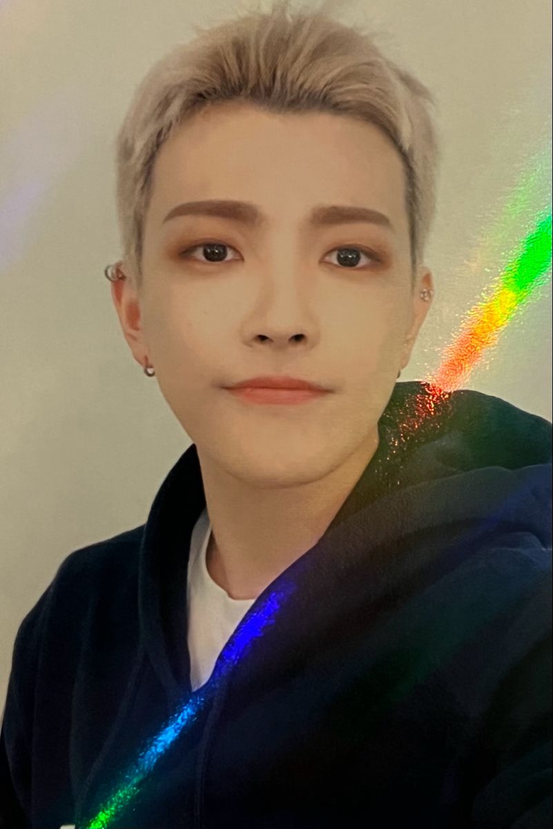 Hongjoong ATEEZ photocard from Online 1:1 Holo Benefit