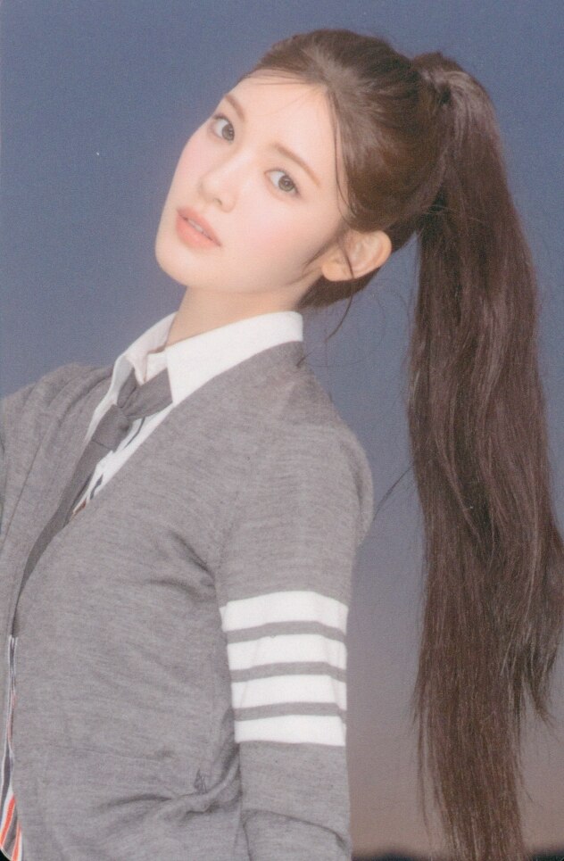 Yuha Hearts2Hearts photocard from Ver. 1