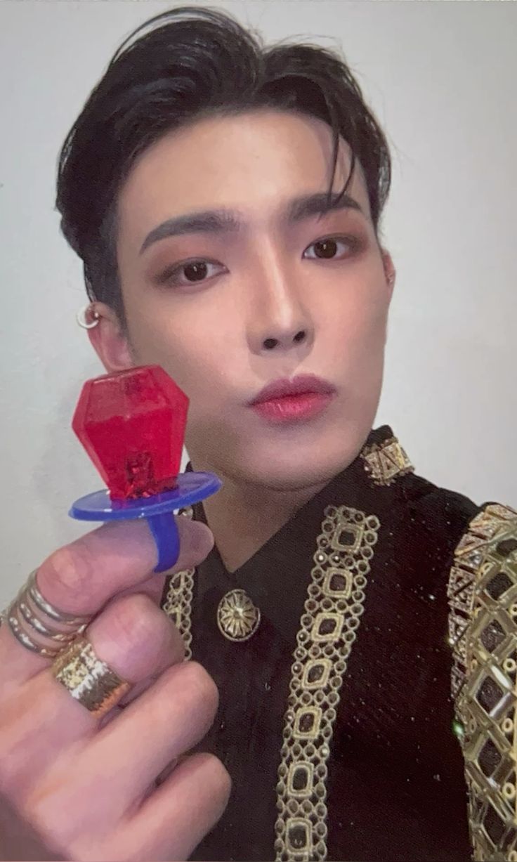 Hongjoong ATEEZ photocard from Jewelry set