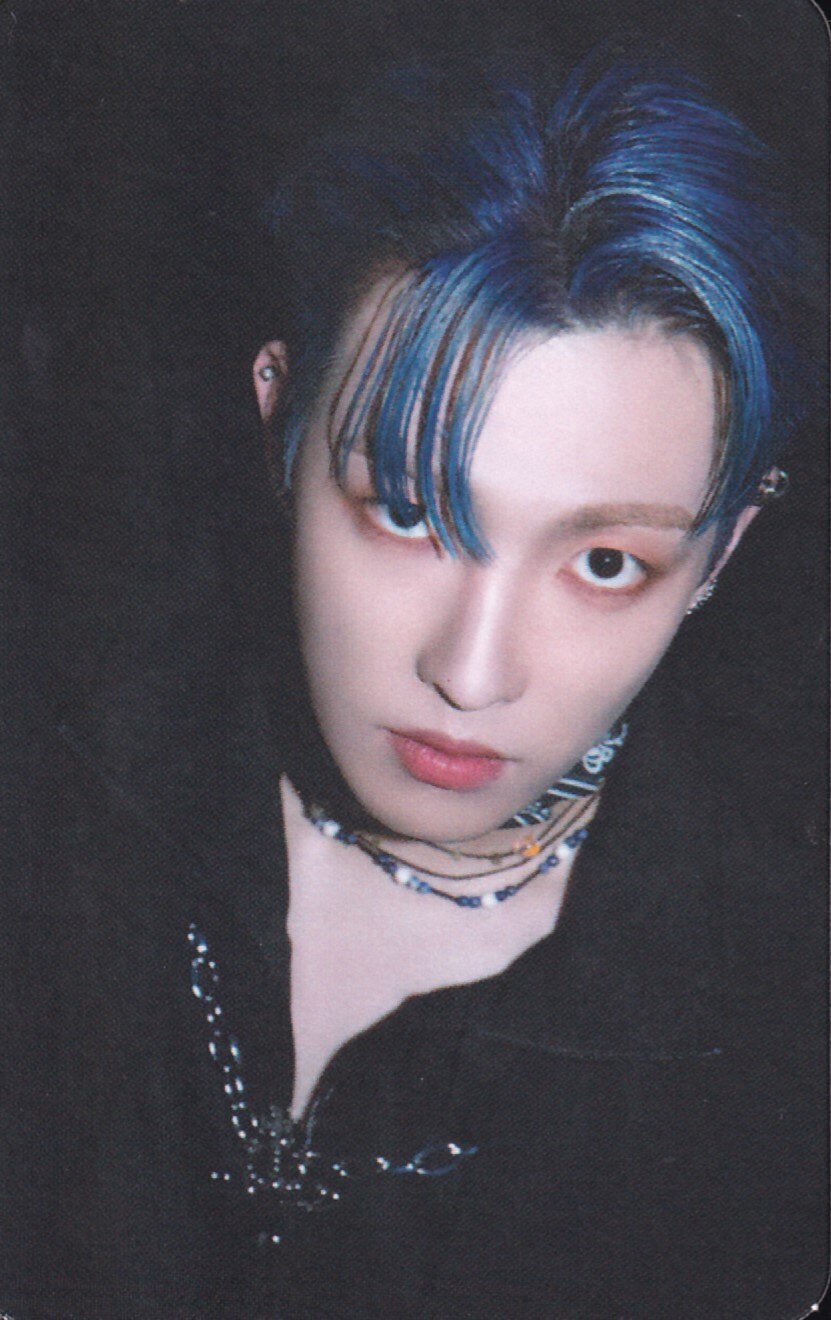 Hongjoong ATEEZ photocard - THE WORLD EP.2:
OUTLAW Mini Card (QR Type)
