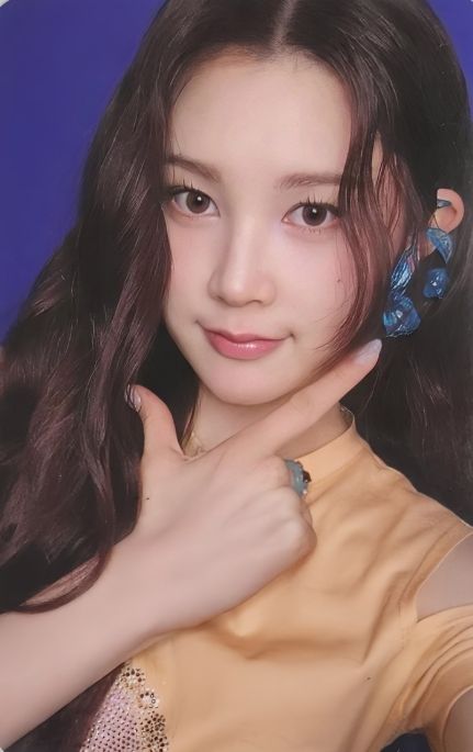 Ana Hearts2Hearts photocard from Preorder