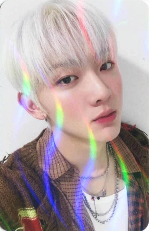 Seungeon EVNNE photocard from Showcase