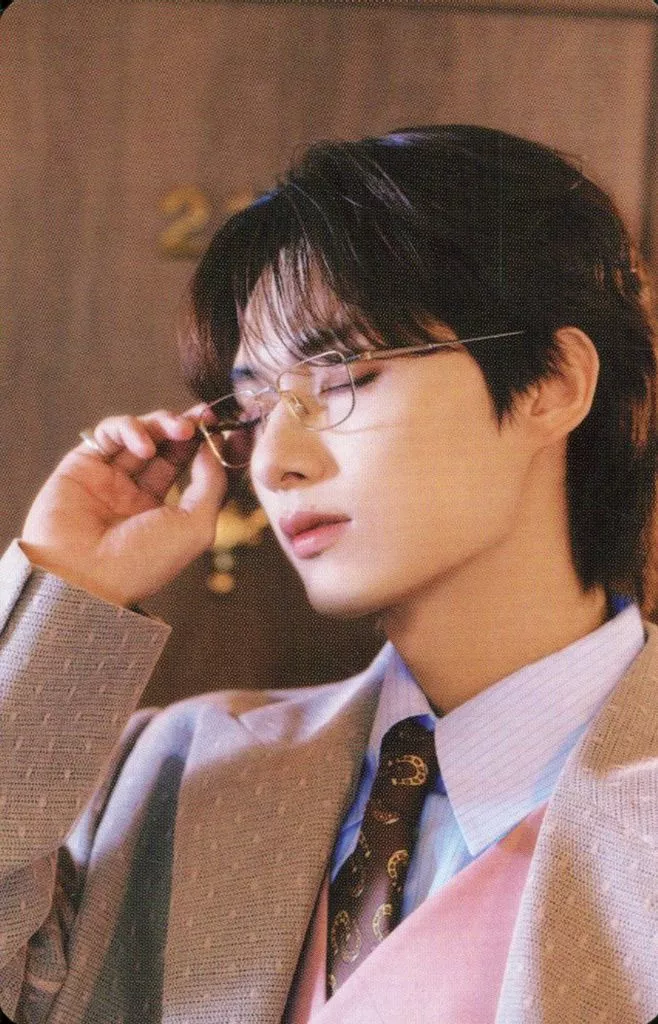 Jun SEVENTEEN photocard - SPILL THE FEELS Booklet (Random Member set)