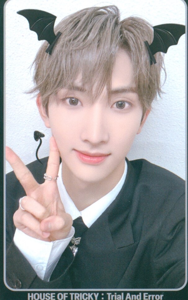Yechan xikers photocard from Benefit